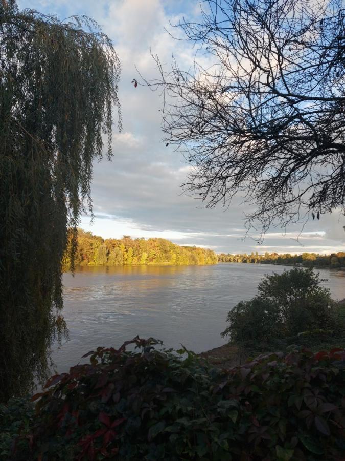 Les Seringats Poissy Esterno foto